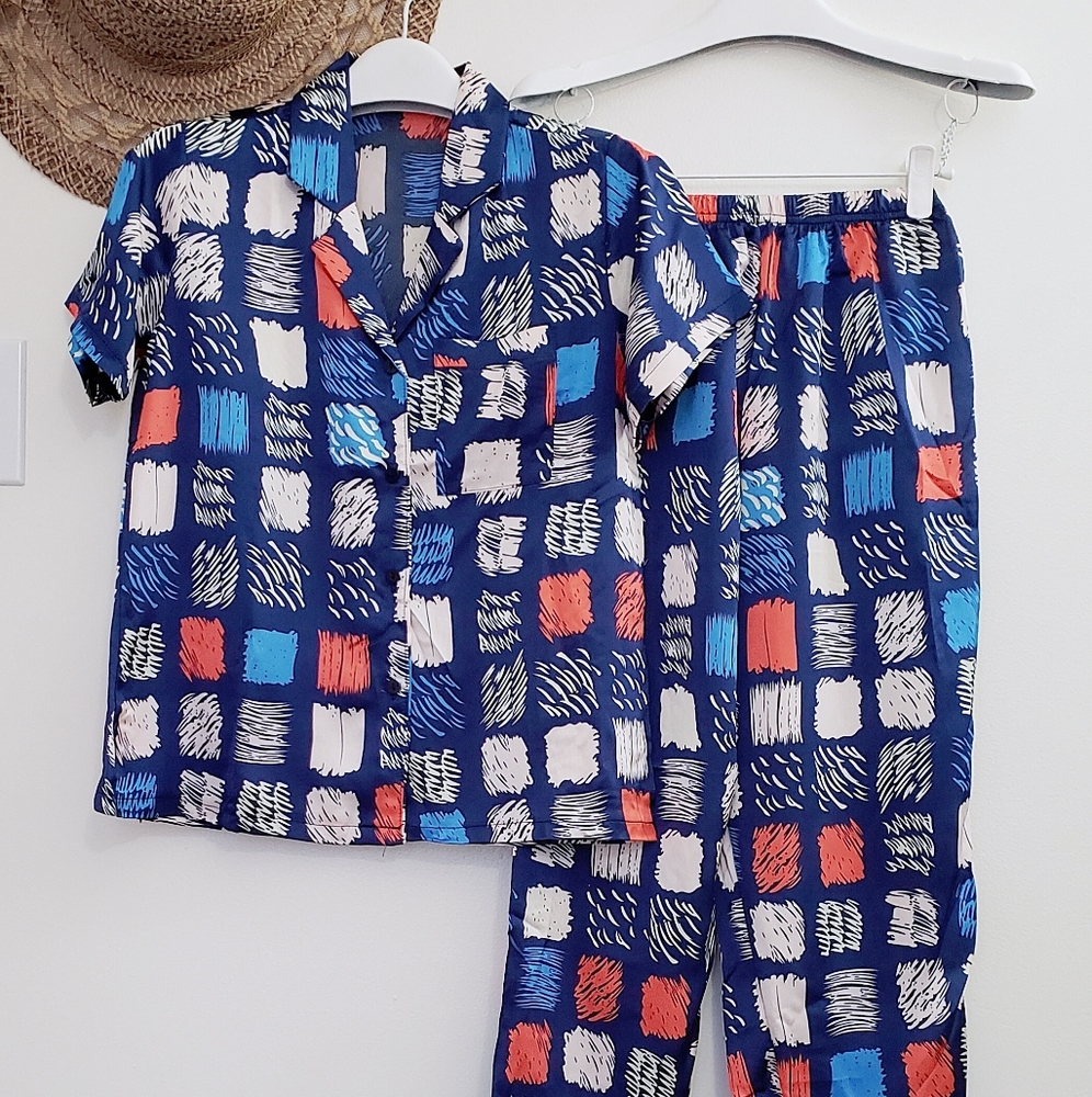 Junior's satin pajamas set